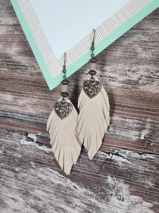 Beige leather earrings w/hearts